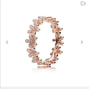 Pandora Dazzling Daisy ring